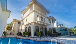 Villa in Dubai, UAE (price on request)