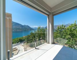 Flat for 115 000 euro in Dobrota, Montenegro