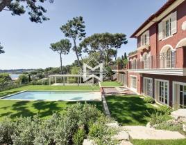 Villa for 15 000 000 euro in Cap d'Antibes, France