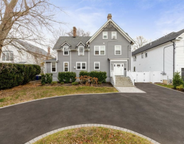 House for 1 053 232 euro in Long Island, USA