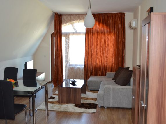 Квартира в Святых Константине и Елене, Болгария, 73.2 м2 - фото 1
