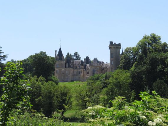 Замок в Шаранте, Франция, 1153000 м2 - фото 1