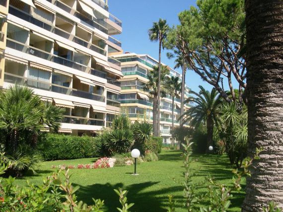 Апартаменты в Каннах, Франция, 51 м2 - фото 2