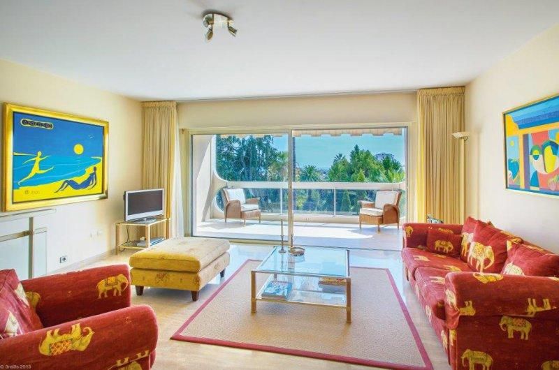 Апартаменты в Каннах, Франция, 130 м2 - фото 1