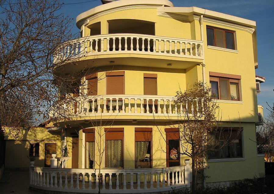 Дом в Бургасе, Болгария, 385 м2 - фото 1