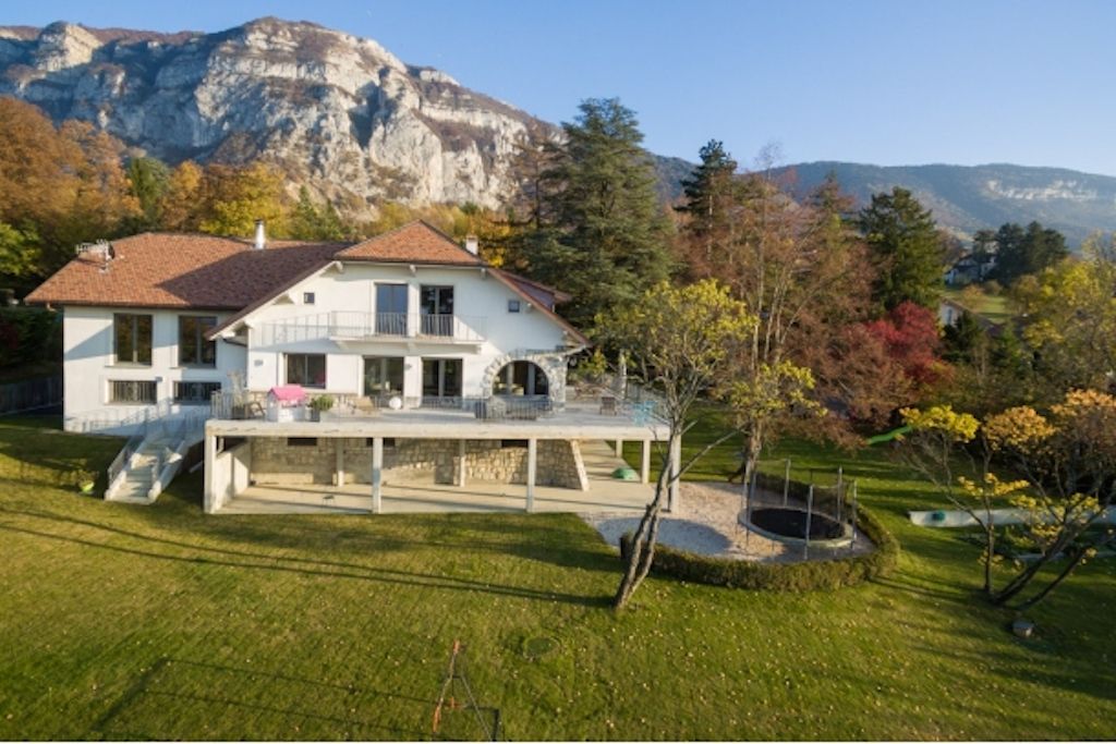 Вилла у Женевского Озера, Франция, 300 м2 - фото 1