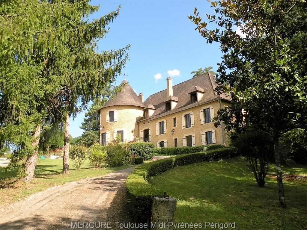 Замок в Дордони, Франция, 400 м2 - фото 1