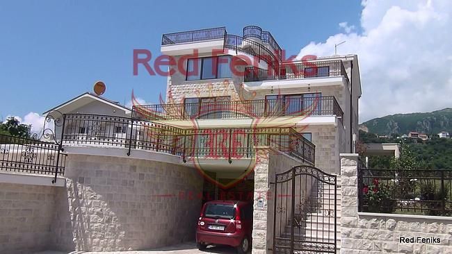Дом в Херцеге Нови, Черногория, 700 м2 - фото 1