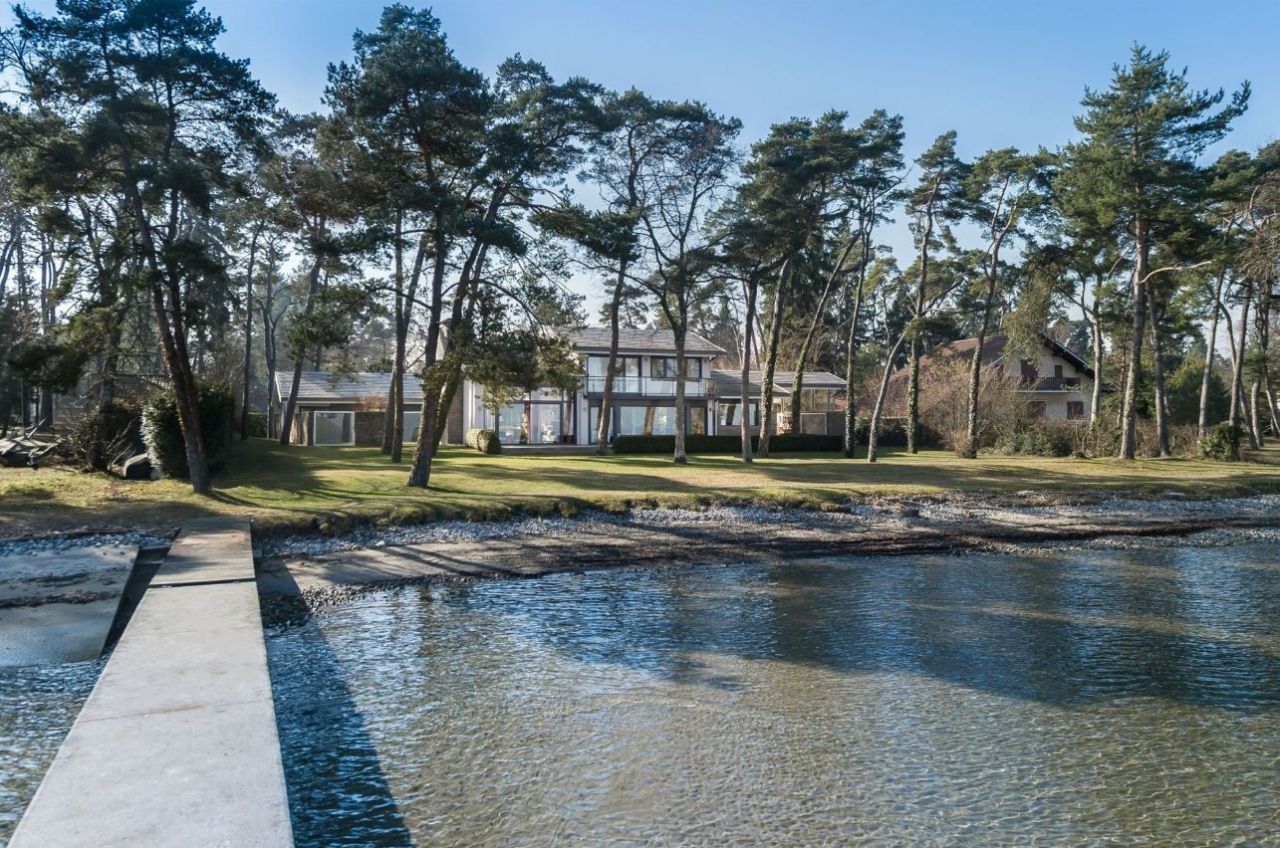 Вилла у Женевского Озера, Франция, 360 м2 - фото 1