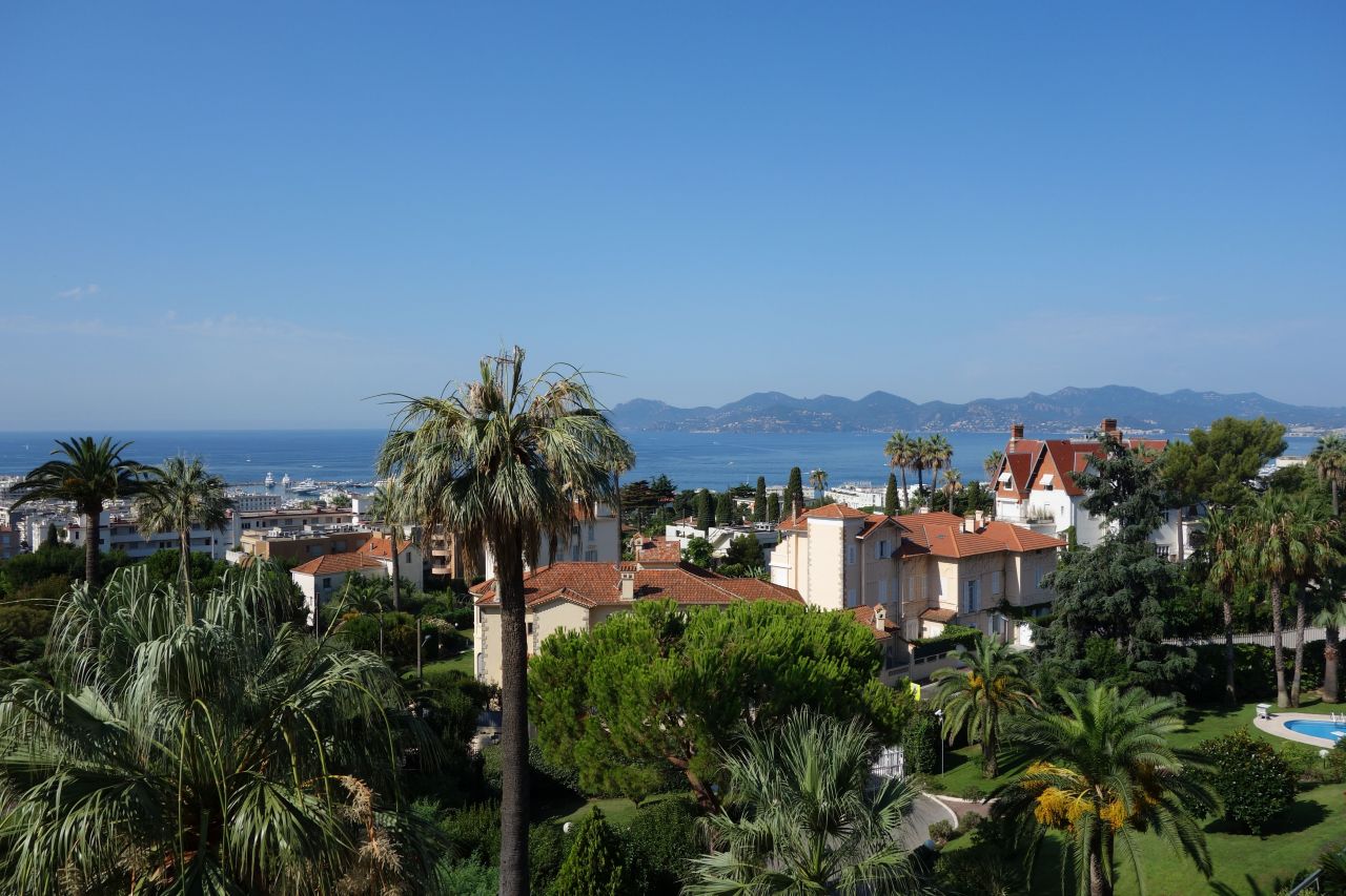 Апартаменты в Каннах, Франция, 100 м2 - фото 1