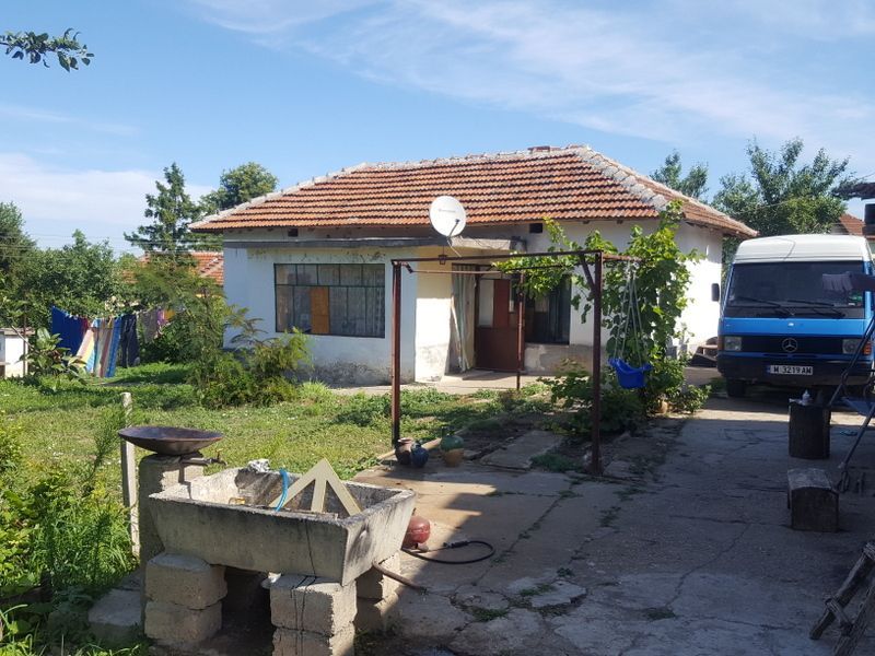 Дом в Монтане, Болгария, 100 м2 - фото 1