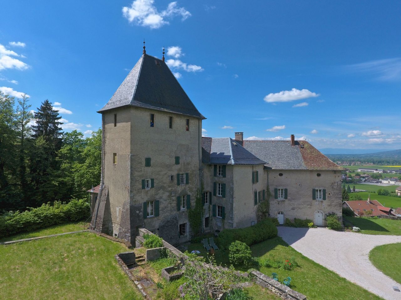Замок в Верхней Савойе, Франция, 1500 м2 - фото 1