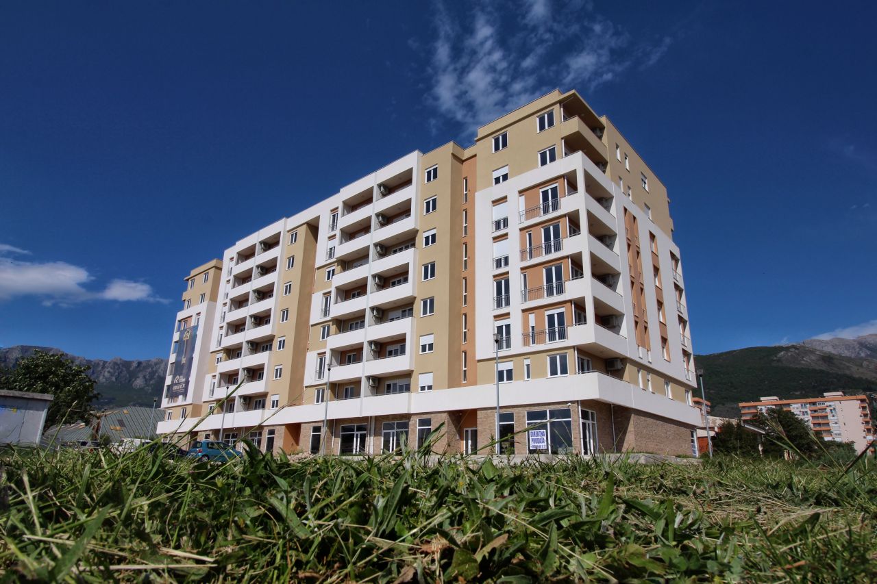 Квартира в Баре, Черногория, 72 м2 - фото 1