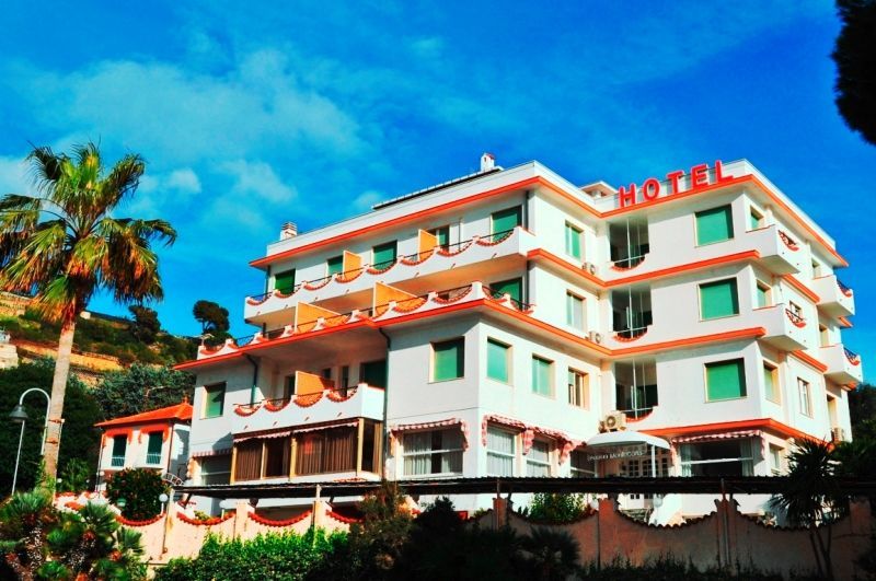 Отель, гостиница в Сан-Ремо, Италия, 2330 м2 - фото 2