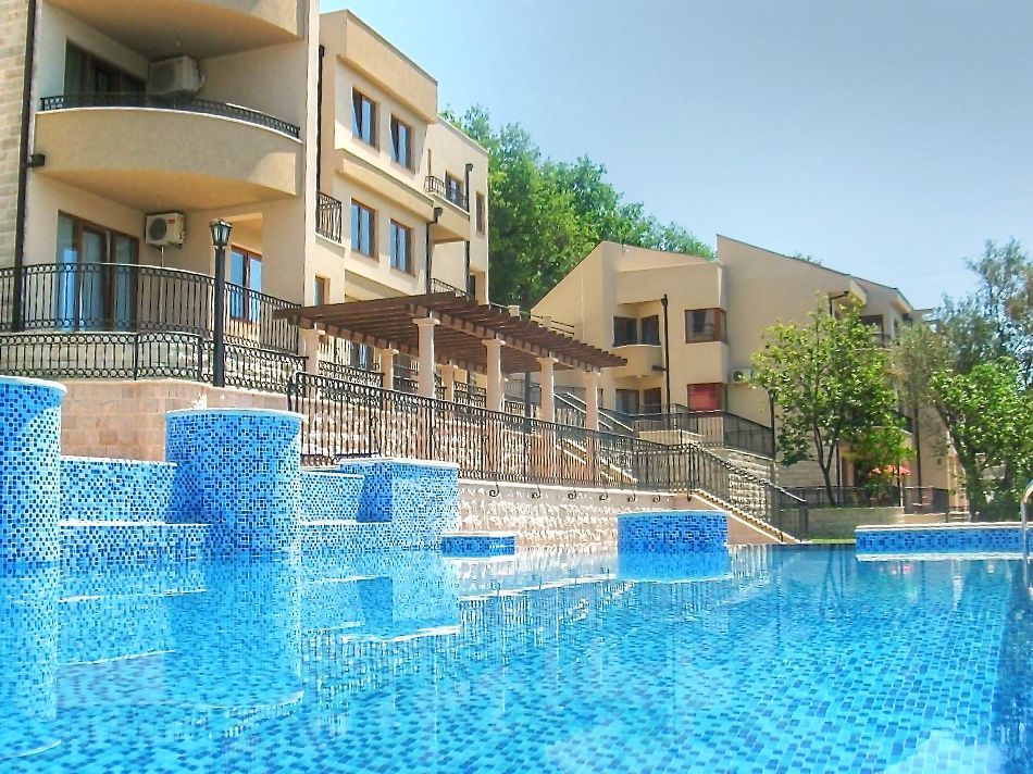 Апартаменты в Херцеге Нови, Черногория, 105 м2 - фото 1