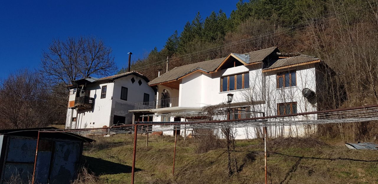 Вилла в Кюстендиле, Болгария, 160 м2 - фото 1