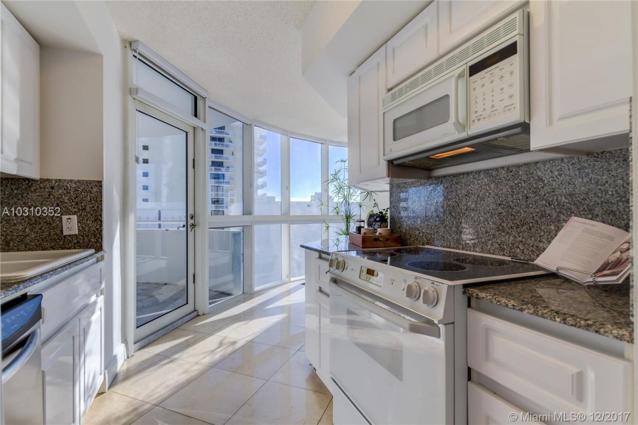 Квартира в Майами, США, 130 м2 - фото 8