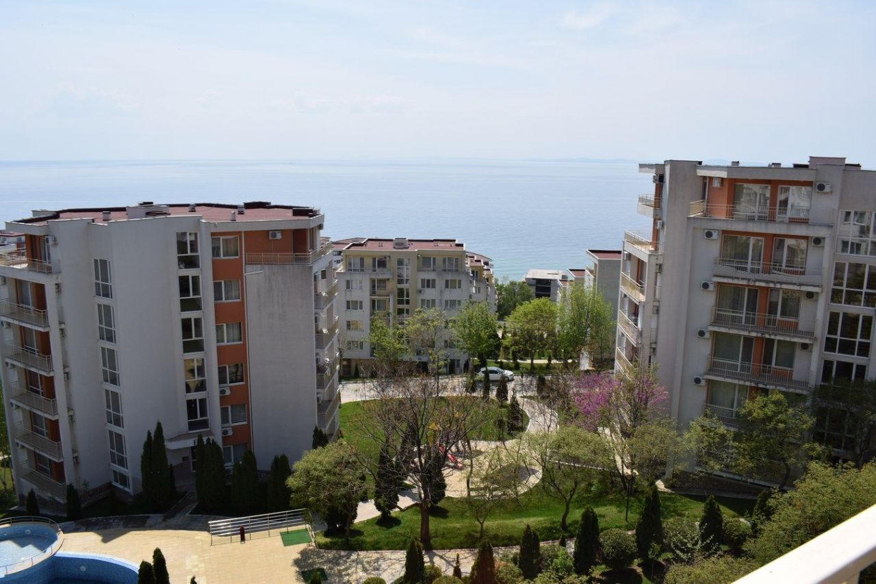 Апартаменты в Елените, Болгария, 65 м2 - фото 1