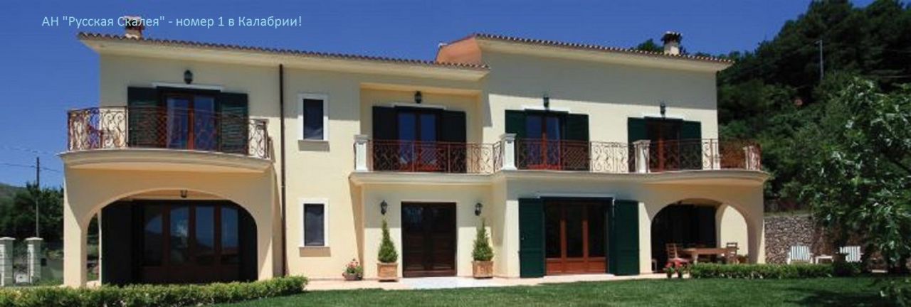 Особняк в Маратеа, Италия, 550 м2 - фото 1