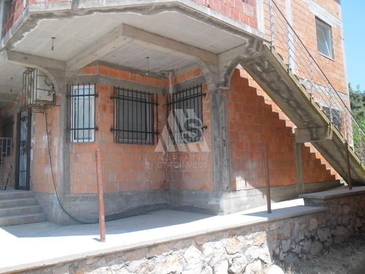 Дом в Утехе, Черногория, 250 м2 - фото 1