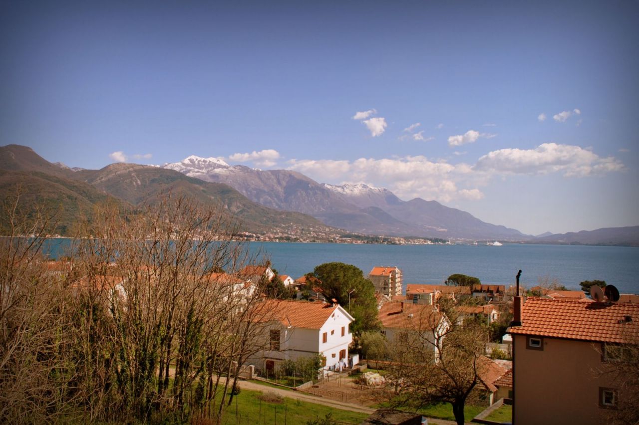 Квартира в Биеле, Черногория, 50 м2 - фото 1