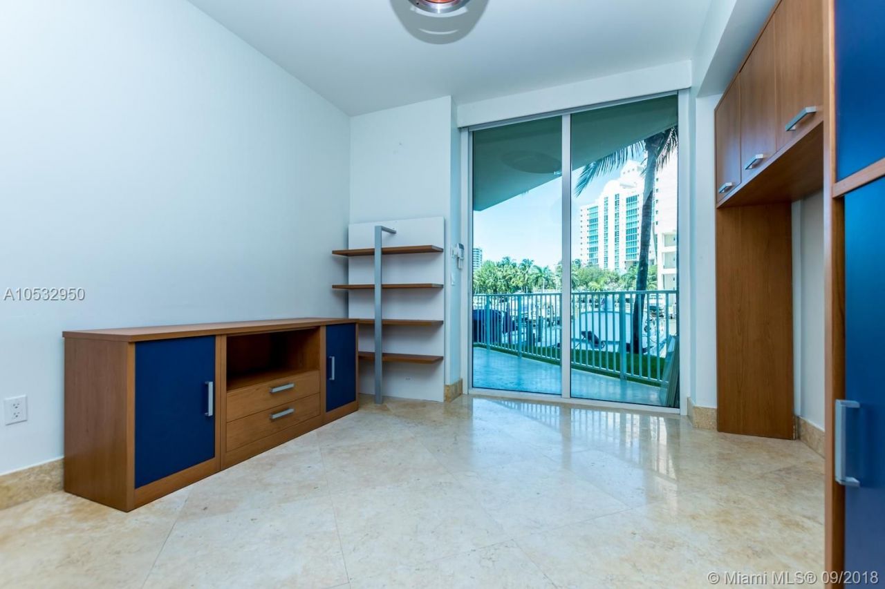 Квартира в Майами, США, 220 м2 - фото 4