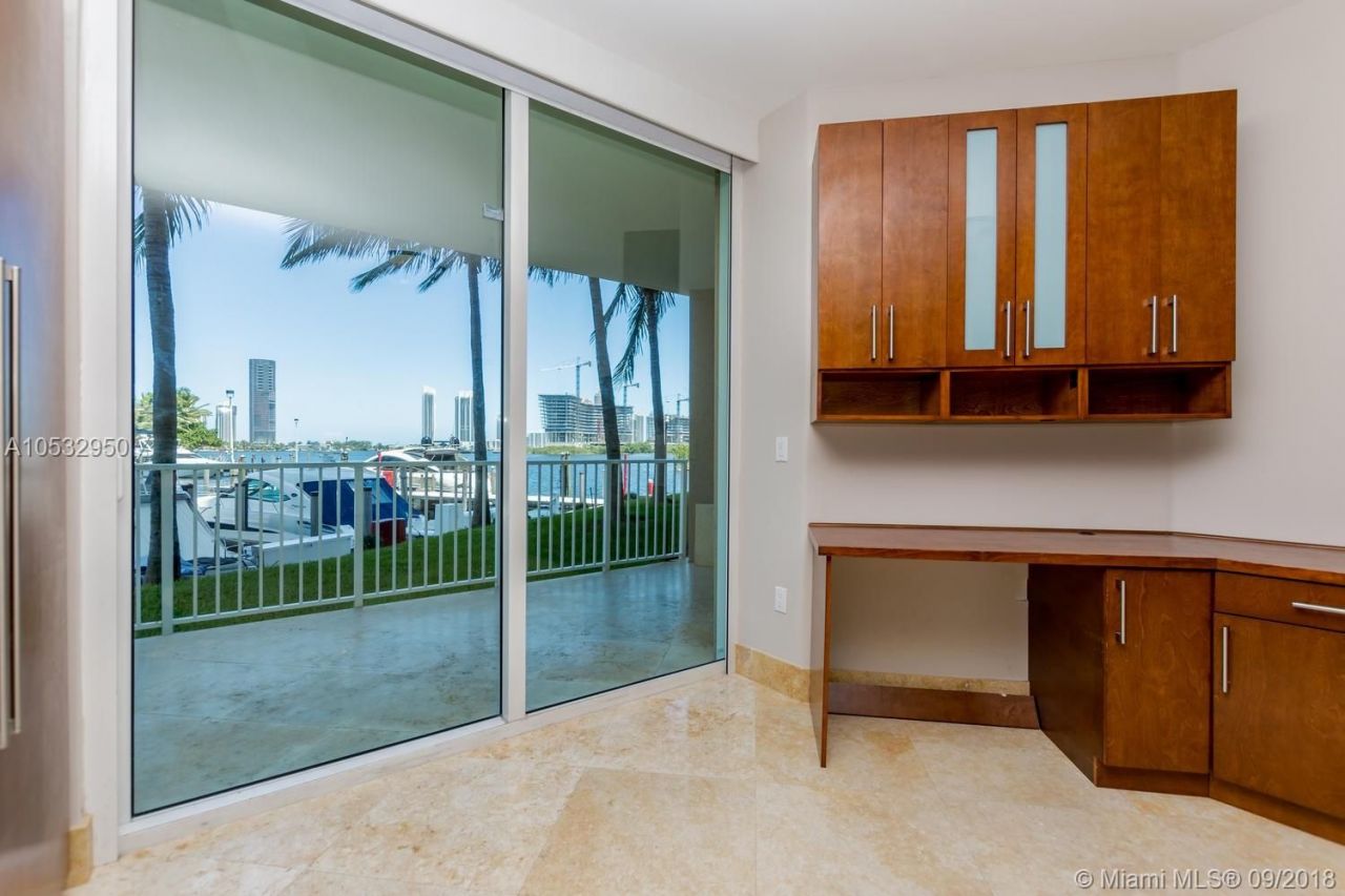 Квартира в Майами, США, 220 м2 - фото 10