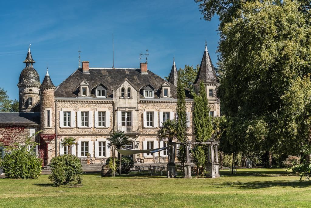 Замок в Восточных Пиренеях, Франция, 650 м2 - фото 1