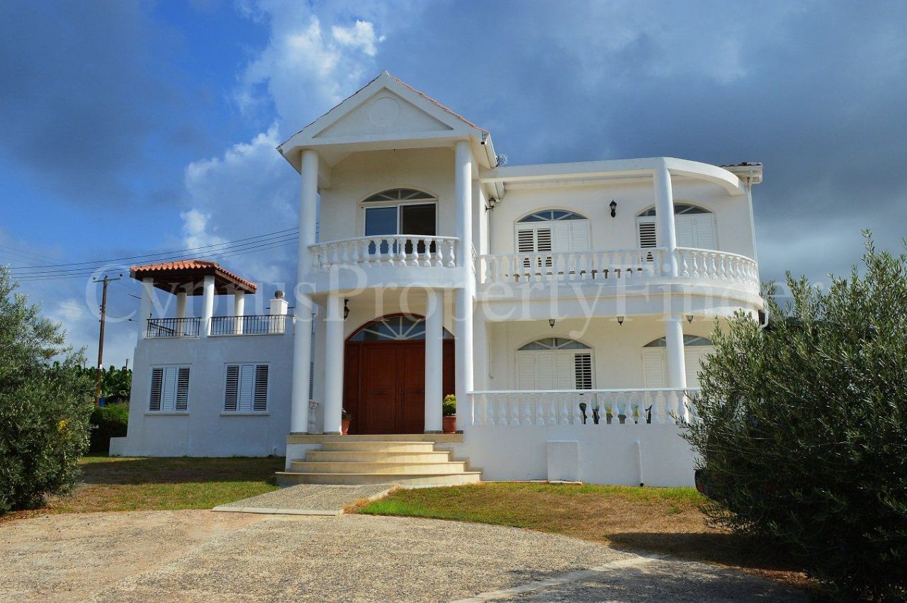 Вилла в Пафосе, Кипр, 300 м2 - фото 1