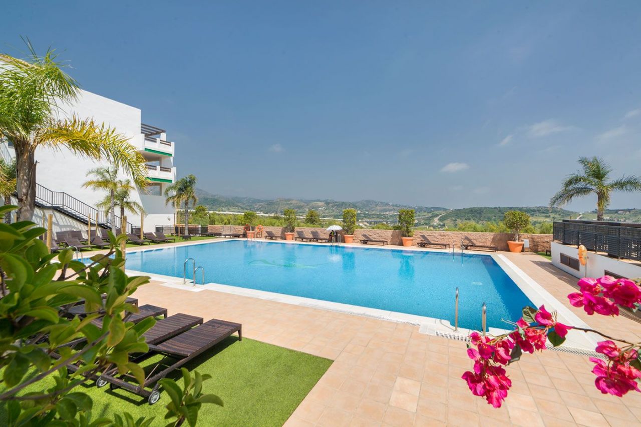 Апартаменты в Эстепоне, Испания, 119 м2 - фото 1