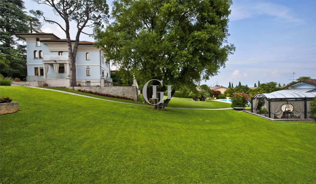 Вилла у озера Гарда, Италия, 990 м2 - фото 5