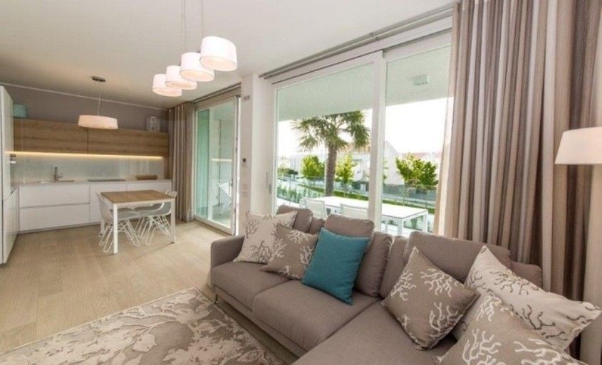 Апартаменты в Лидо ди Езоло, Италия, 70 м2 - фото 1
