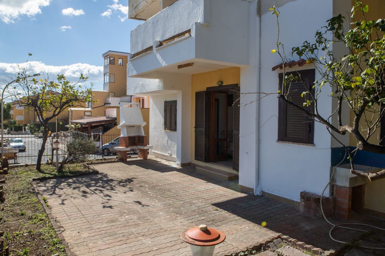 Квартира в Скалее, Италия, 51 м2 - фото 1
