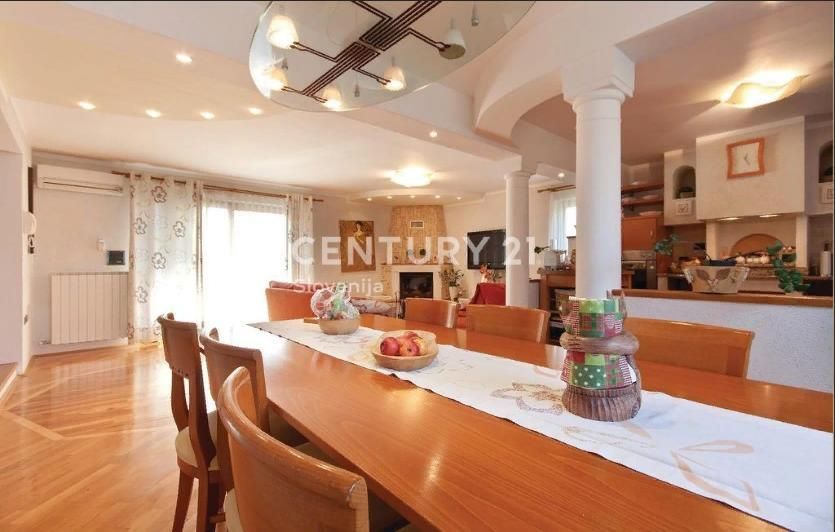 Дом в Копере, Словения, 140 м2 - фото 1