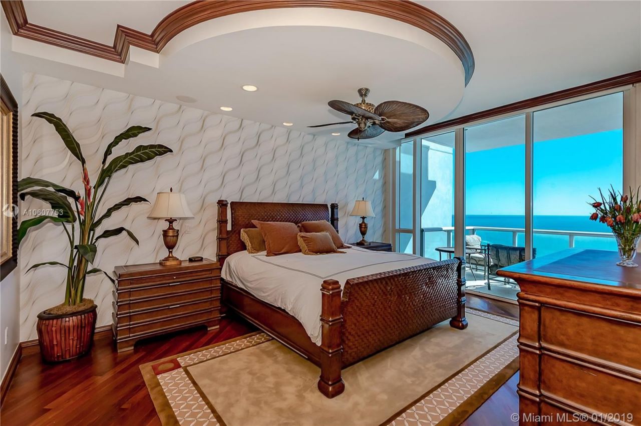 Квартира в Майами, США, 470 м2 - фото 9