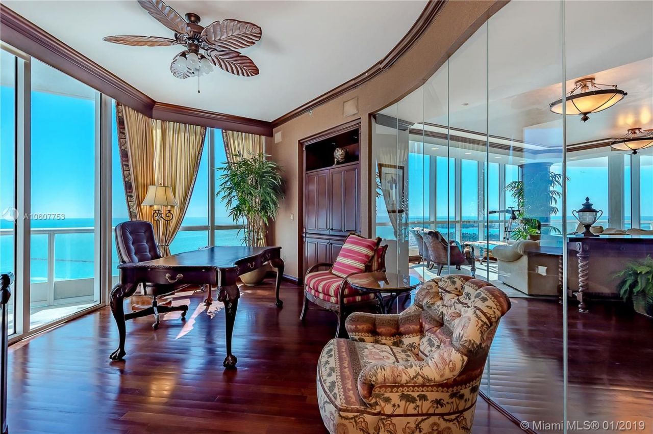 Квартира в Майами, США, 470 м2 - фото 13