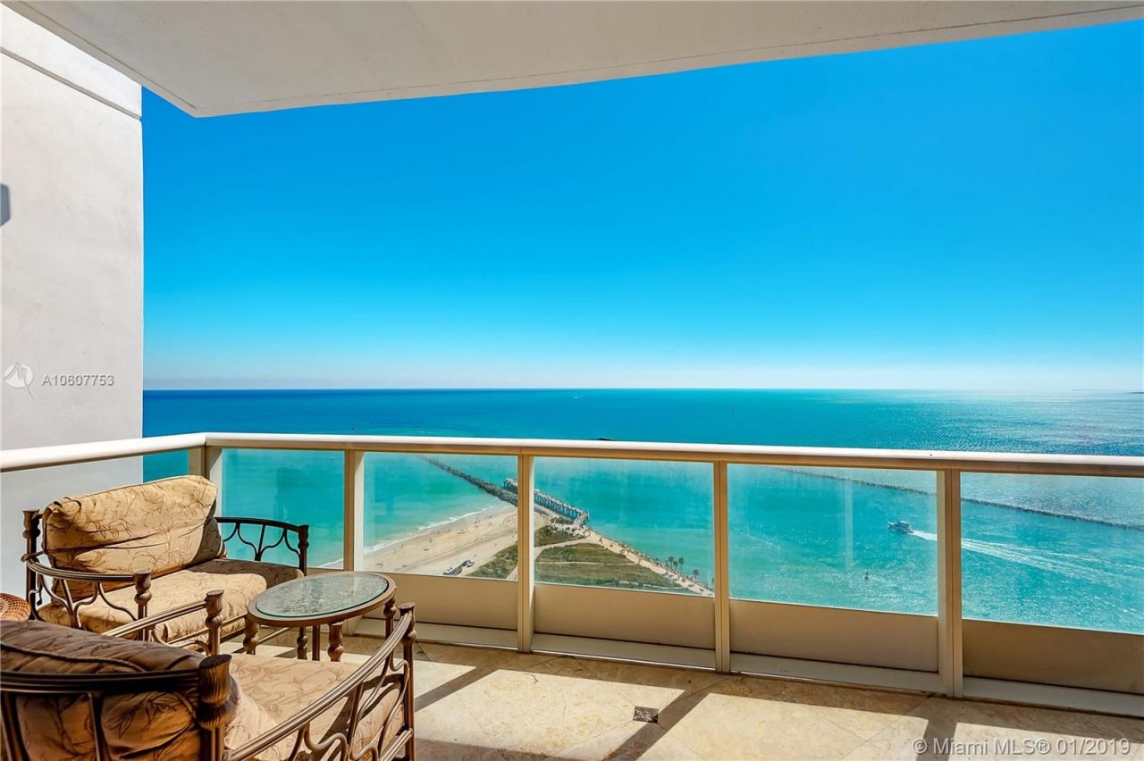 Квартира в Майами, США, 470 м2 - фото 1