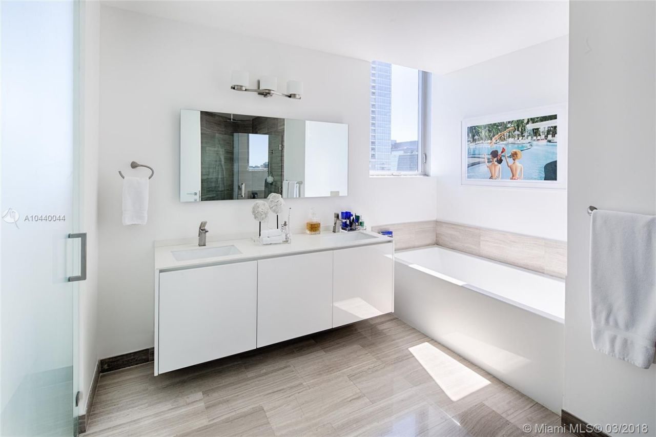 Квартира в Майами, США, 220 м2 - фото 5