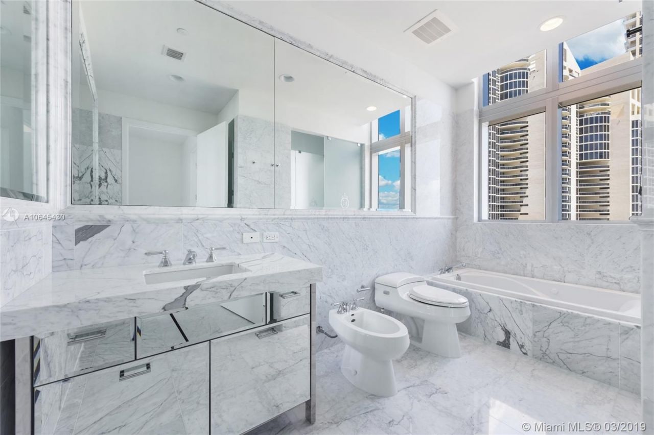 Квартира в Майами, США, 380 м2 - фото 11