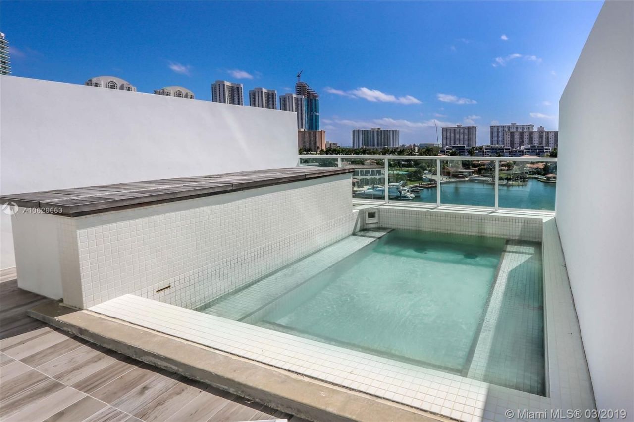 Квартира в Майами, США, 160 м2 - фото 1