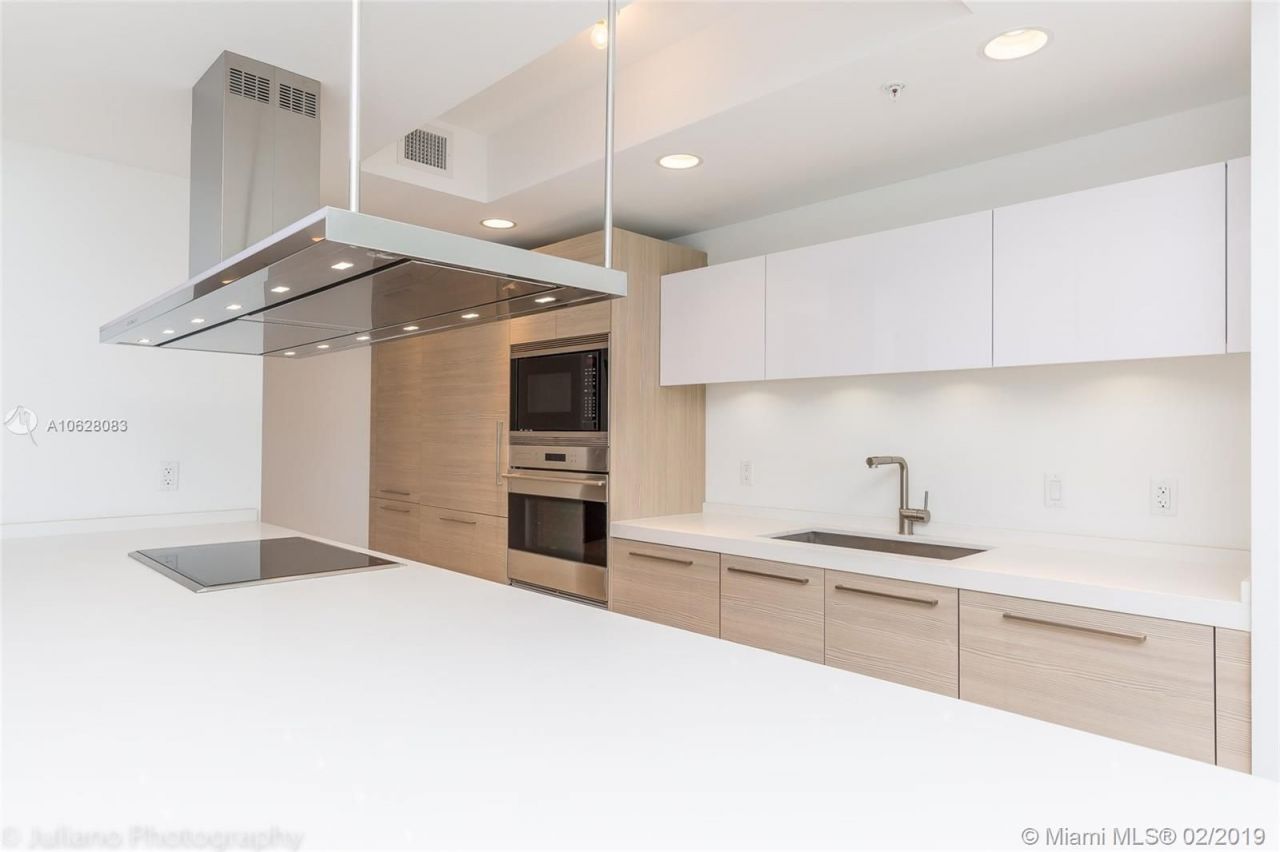 Квартира в Майами, США, 210 м2 - фото 1