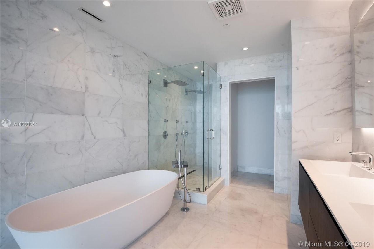 Квартира в Майами, США, 210 м2 - фото 5