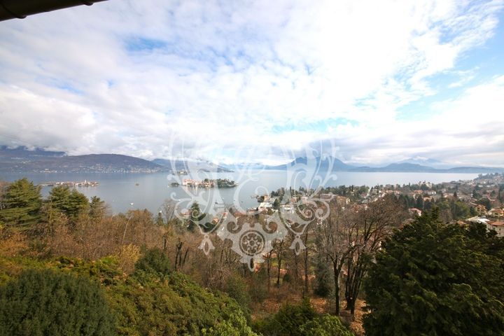 Вилла в Стрезе, Италия, 280 м2 - фото 1