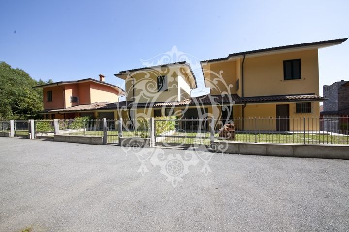 Вилла в Массино-Висконти, Италия, 210 м2 - фото 1