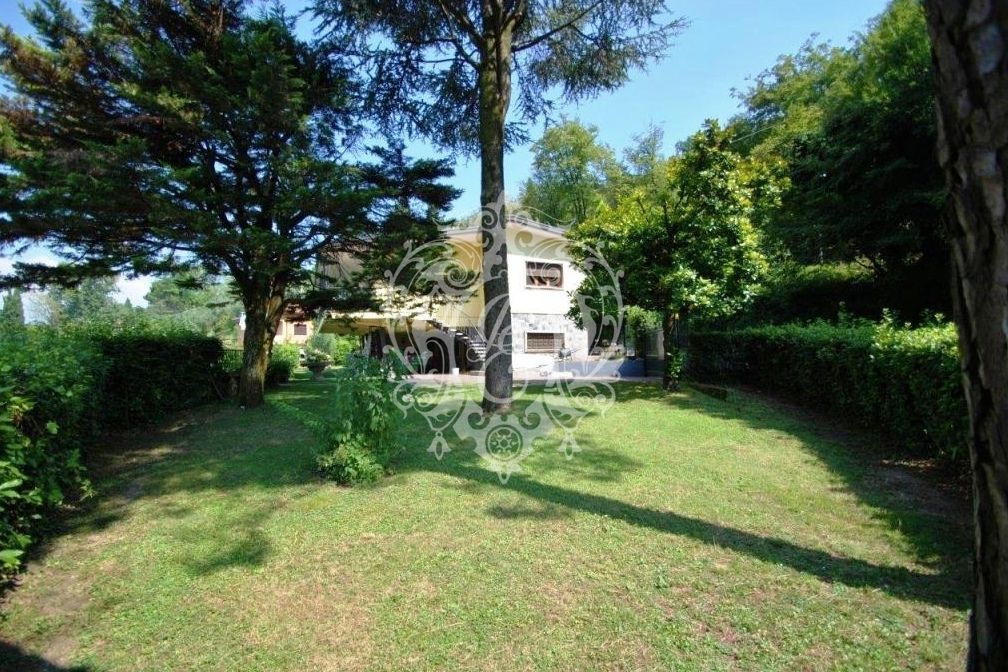 Вилла у озера Гарда, Италия, 250 м2 - фото 2