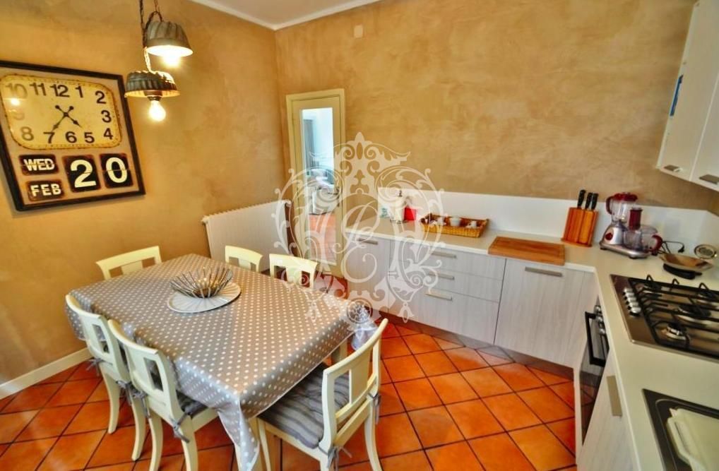 Вилла у озера Гарда, Италия, 250 м2 - фото 6