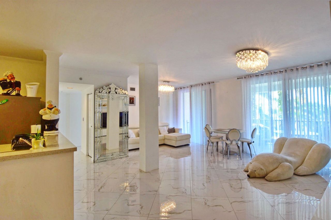 Квартира в Санни-Айлс-Бич, США, 125.7 м2 - фото 1