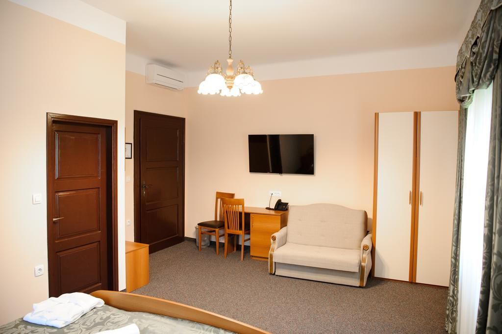 Отель, гостиница в Рогашка-Слатине, Словения, 582 м2 - фото 10