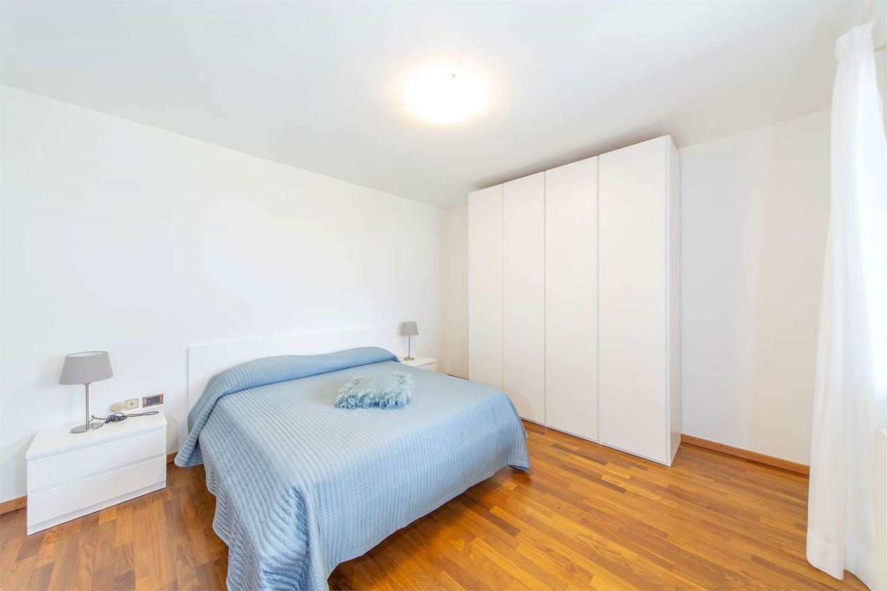 Вилла у озера Комо, Италия, 250 м2 - фото 12
