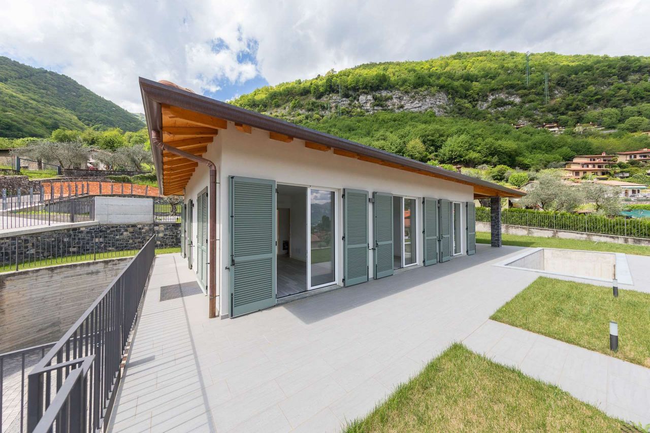 Вилла у озера Комо, Италия, 250 м2 - фото 3